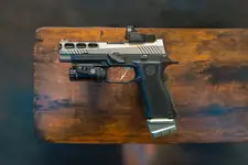 VFC Sig Sauer P320 M17 Pro Cut 4.7 Grey Upgraded + EFLX Green Dot + Sig FX1 Torch