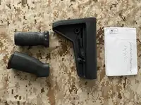 Stock grips magpul pts