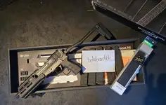 Tokyo Marui Scorpion Mod.M + 6 Mags