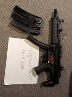 WE MP5 with Genuine magpul handguard 4 mags
